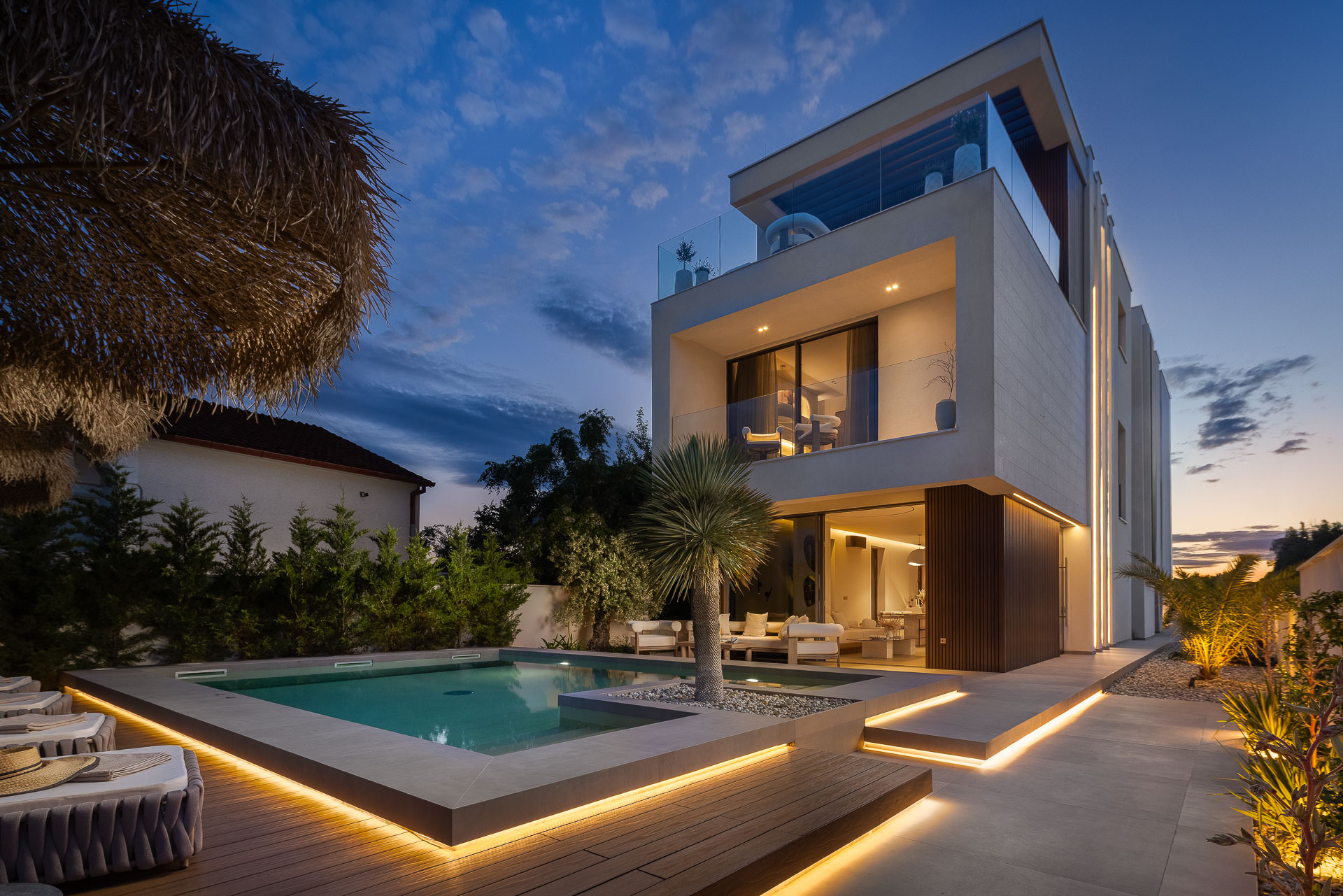 Villa exterior with palapa 1