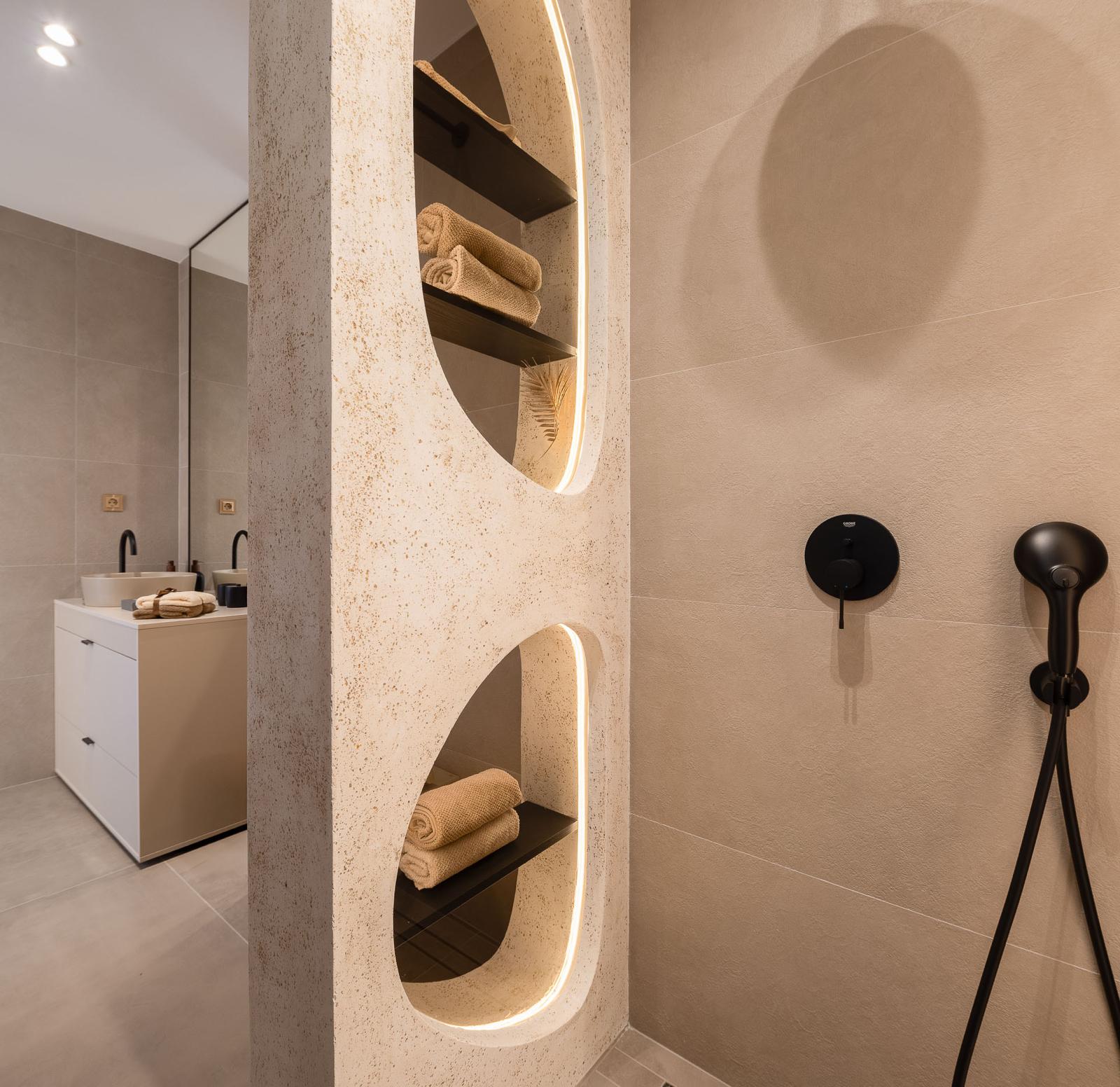 Master En-Suite Bathroom 3